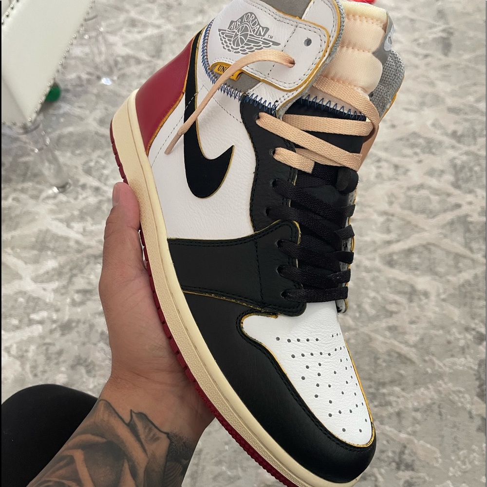 Air Jordan Retro 1 High Union x Black Toe